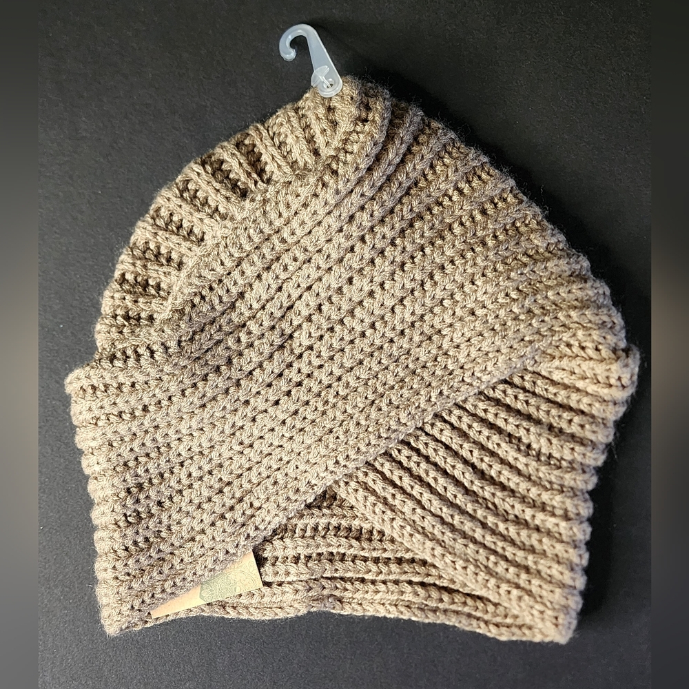 NWT The Cozy Collection Knit Beanie in Tan